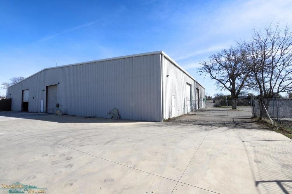20250 Skypark Dr, Redding, CA 96002